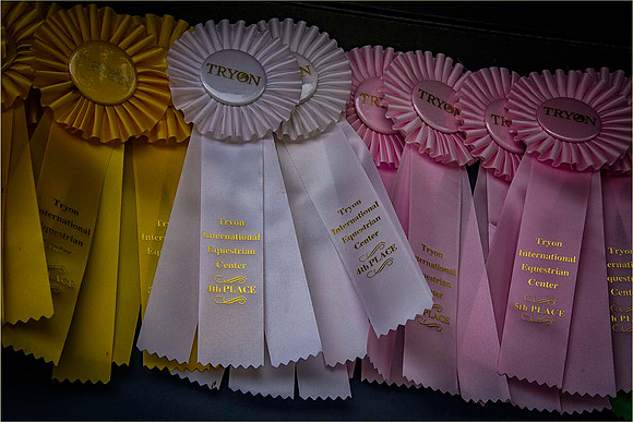 610_7533 KenWeaver_TryonRibbons